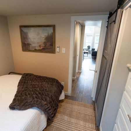 Pet Friendly Tiny House Rental With New Access To Guadalupe River Nbtx Ню Браунфелс Екстериор снимка