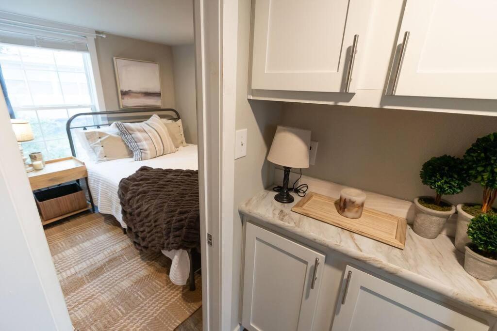 Pet Friendly Tiny House Rental With New Access To Guadalupe River Nbtx Ню Браунфелс Екстериор снимка