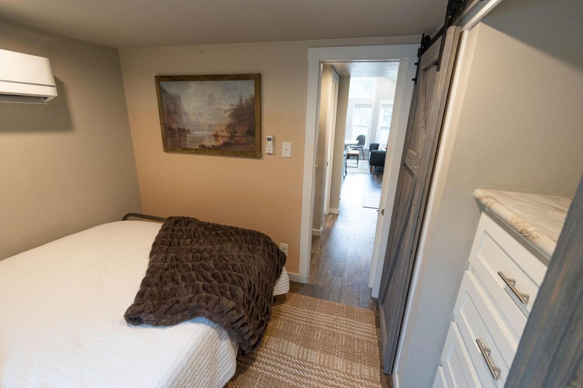 Pet Friendly Tiny House Rental With New Access To Guadalupe River Nbtx Ню Браунфелс Екстериор снимка